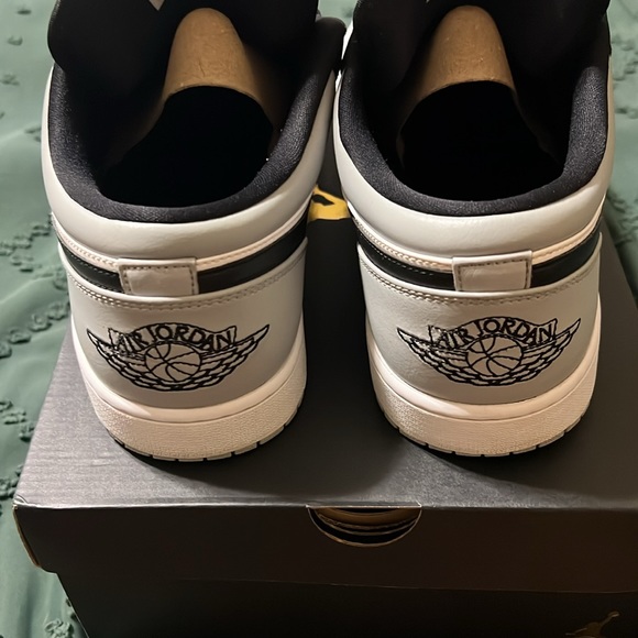 Jordan 1  Low - Size 15 
LT smoke grey /Black/White  color combo. - Picture 6 of 12